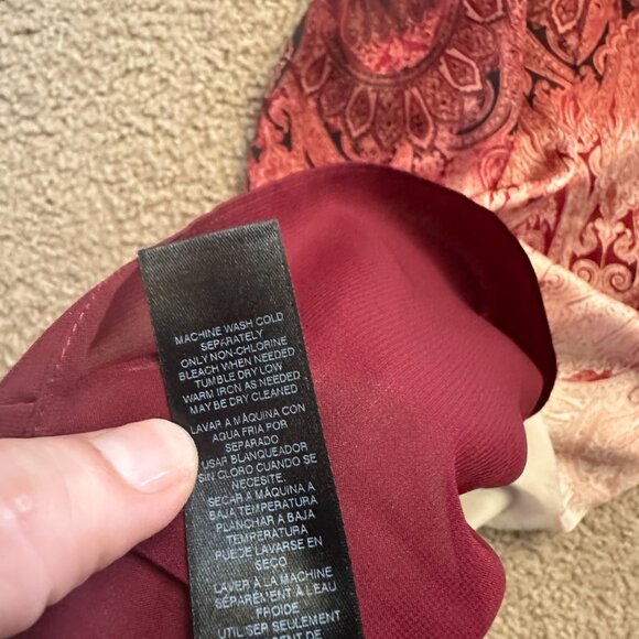 Women's White House Black Market M size red, black, cream & Burgundy sleeveless - Picture 10 of 10